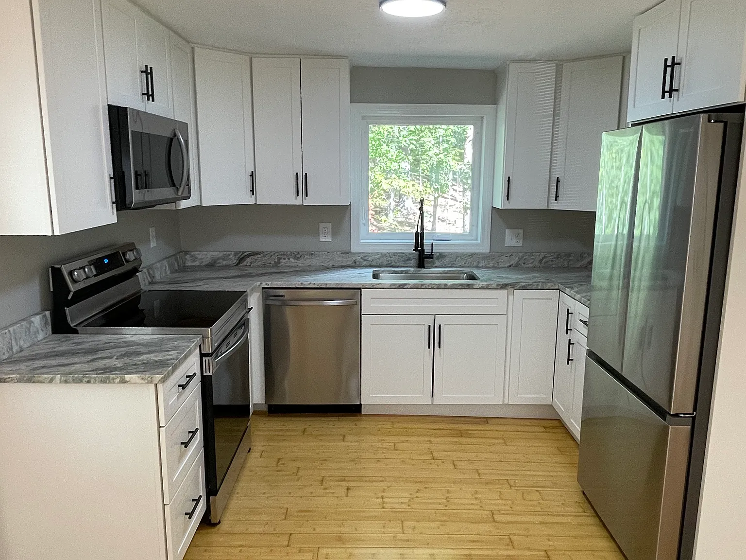 2 bed, 1.5 bath, 1428 sqft, $2,700 — Photo 4
