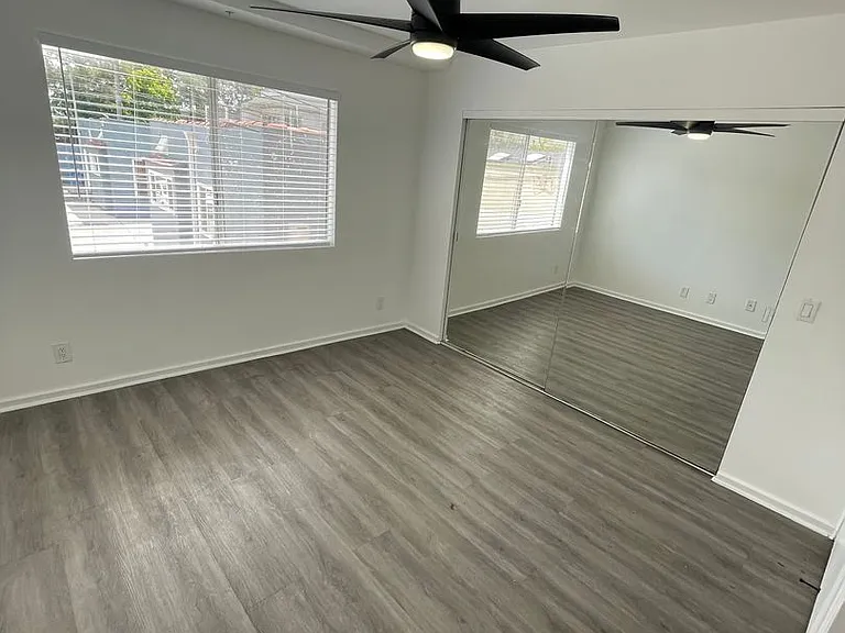 VRA27 LLC- "Villa Regency Apartments" — Photo 14