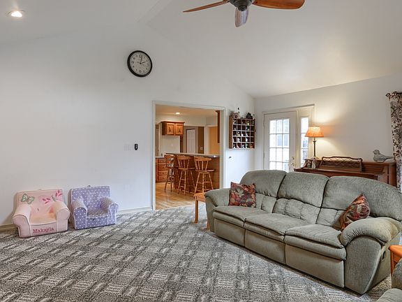 5th image of 8657 Haslynn Ave