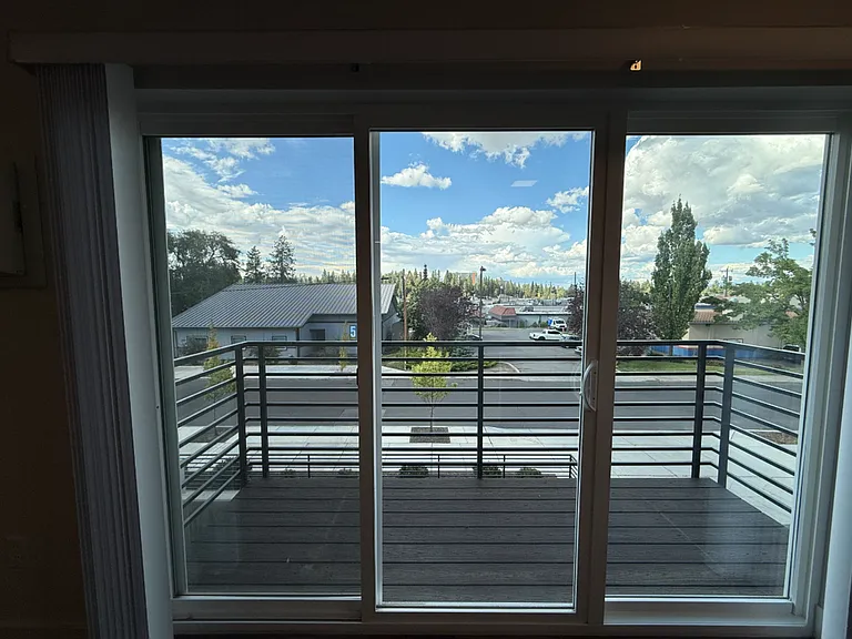Thirty First Place Apartments — Photo 23