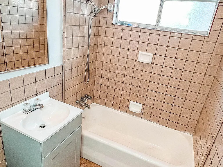 2105 Del Amo Way — Photo 11