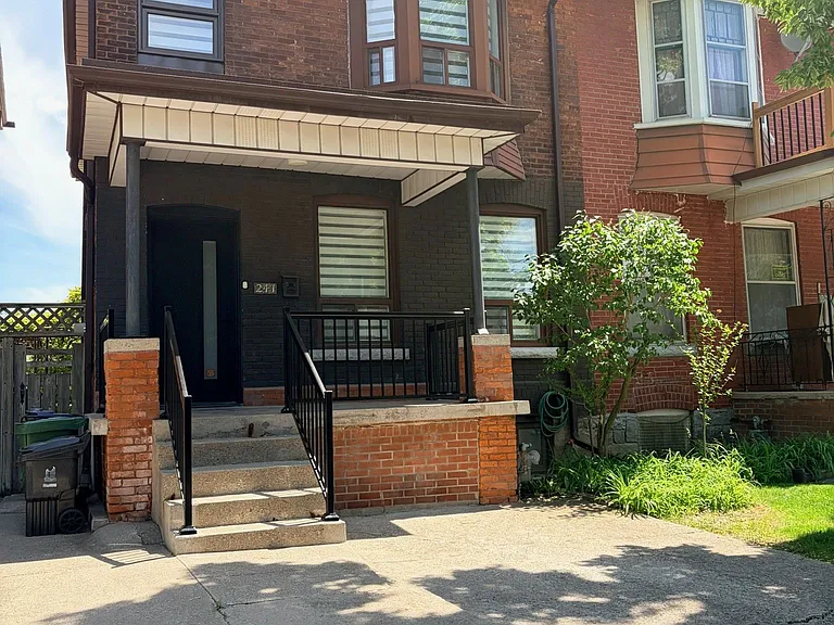 241 Delaware Ave — Photo 2