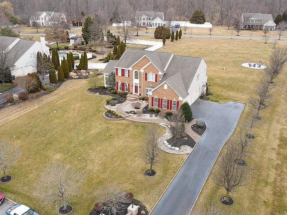 3rd image of 110 Lafayette Dr