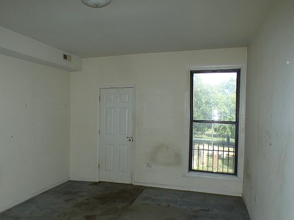 2nd image of 5736 S King Dr #2F