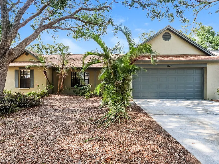 1023 Malletwood Dr — Photo 1