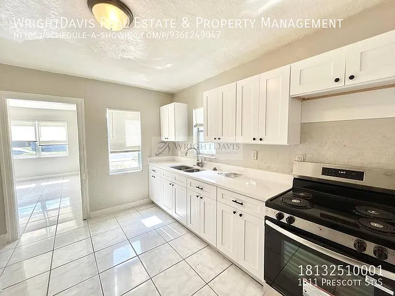 1311 Prescott St S — Photo 13