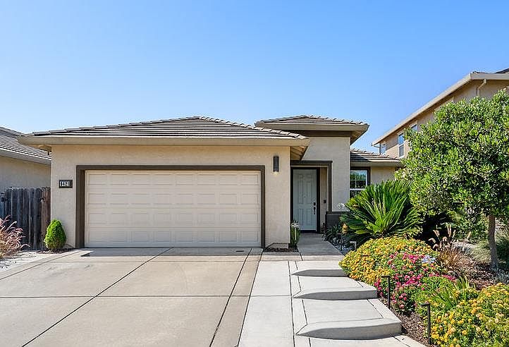 1st image of 9421 Blue Mountain Way