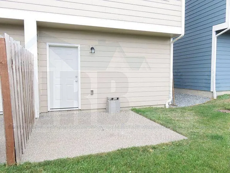 8015 Pacific Ave #20 — Photo 18