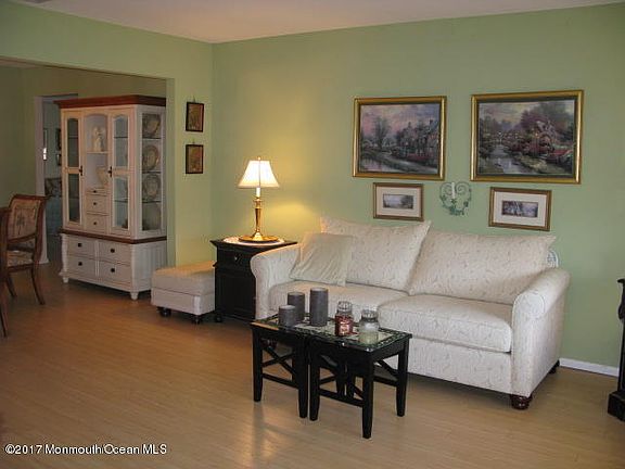 2nd image of 115 Bolingbroke Ct