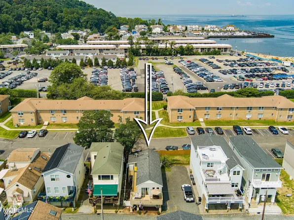 33 Gravelly Point Road, Highlands, NJ 07732