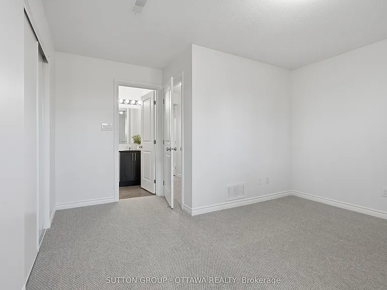 2563 Longfields Dr — Photo 23