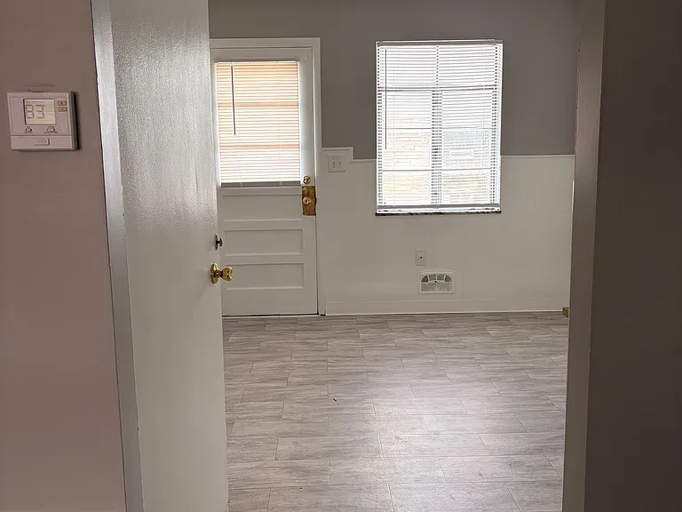 1263 S James Rd — Photo 5