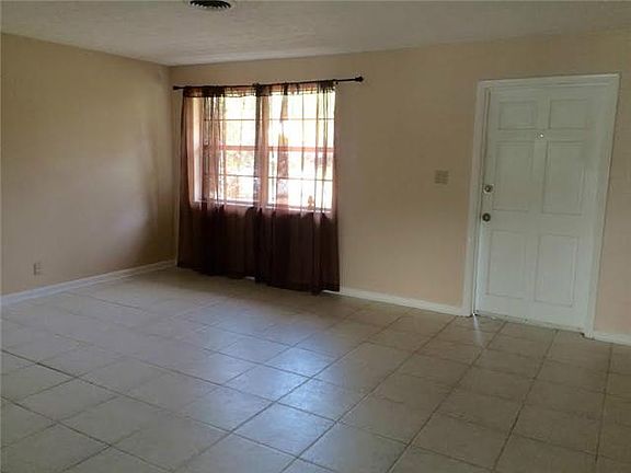 4th image of 6270 SE Lake Circle Dr
