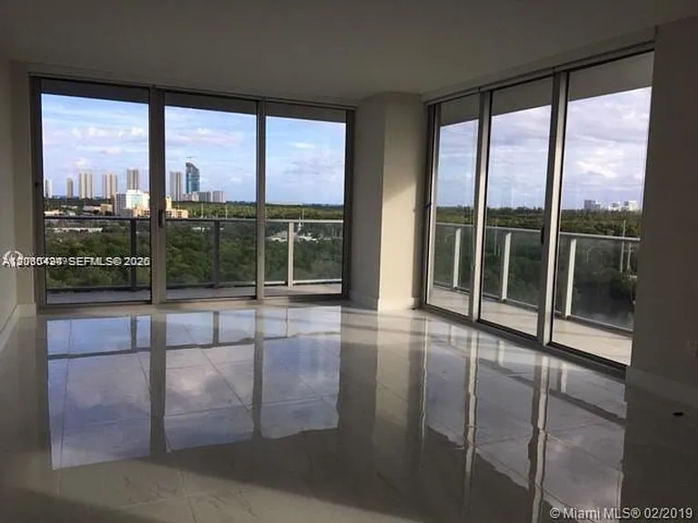 16385 Biscayne Blvd #621 — Photo 2