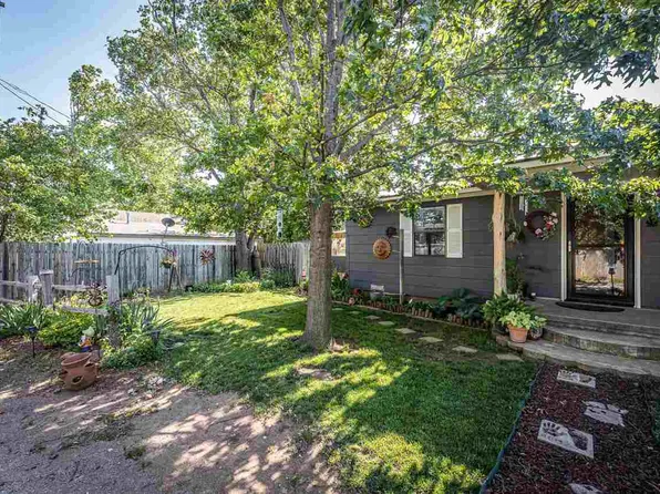409 1/2 Pecan Ave, Cache, OK 73527