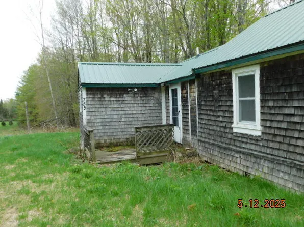 755 Airport Road, Dexter, ME 04930