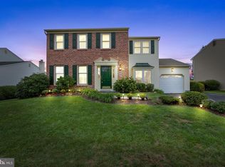 10 Hedgerow Dr, Fairless Hills, PA 19030