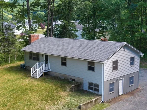 89 Sugarloaf St, South Deerfield, MA 01373