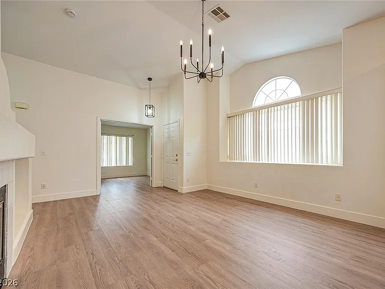 9829 Panorama Cliff Dr — Photo 5