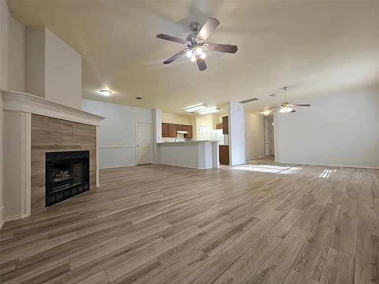 8506 Hillrock Dr — Photo 9