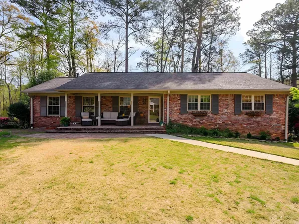 511 Creekview Cir, Birmingham, AL 35226