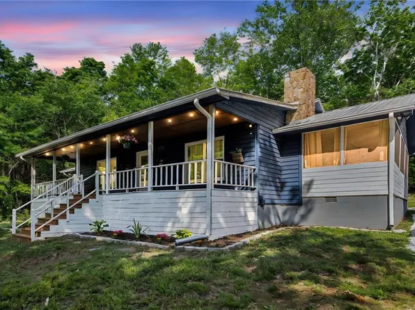 211 Phillips St, Clarkesville, GA 30523