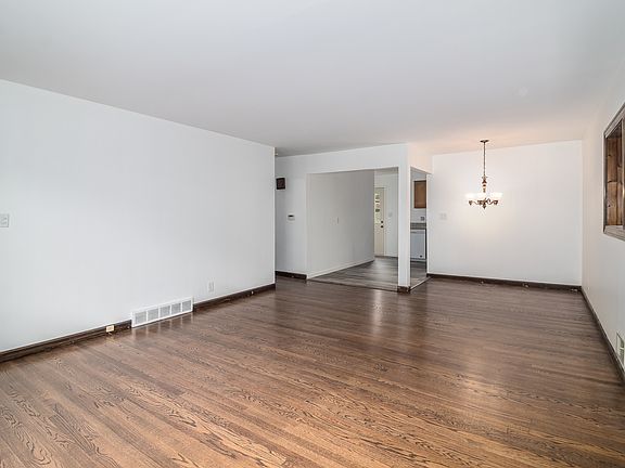 4th image of 122 Woodlawn Dr