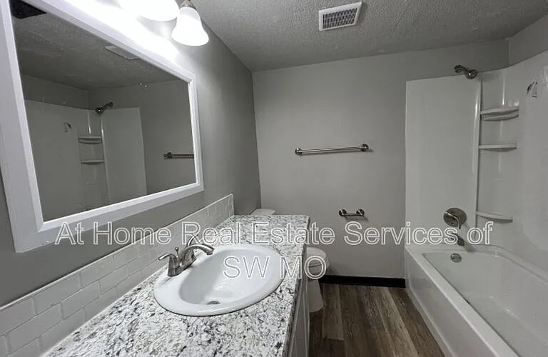 1242 E Cherry St #204 — Photo 7