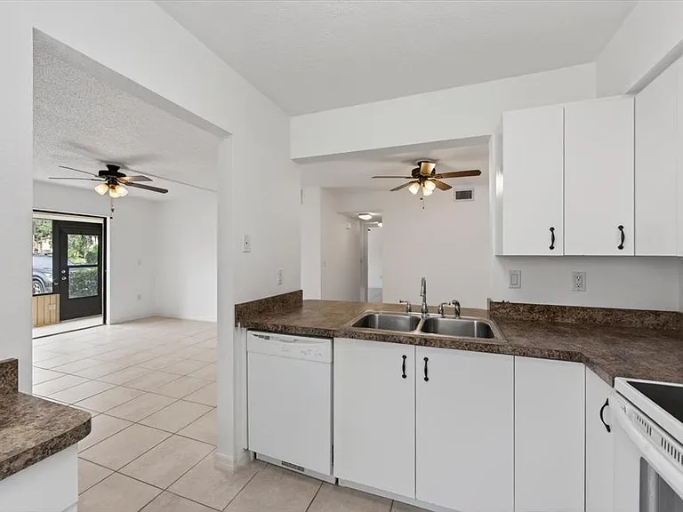 5735 Gardens Dr #5735 — Photo 11