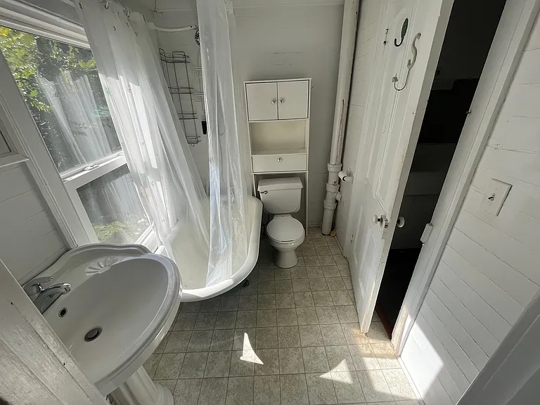708 Monticello Ave #B — Photo 4