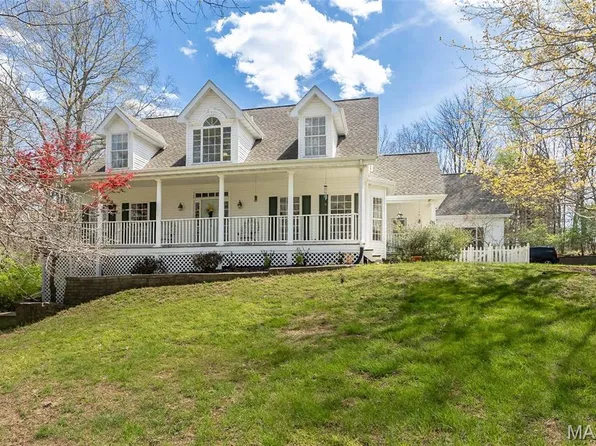 136 Crescent Bluff Dr, Eureka, MO 63025