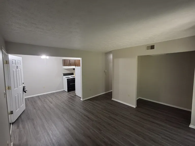 310 E Market St #10 — Photo 6