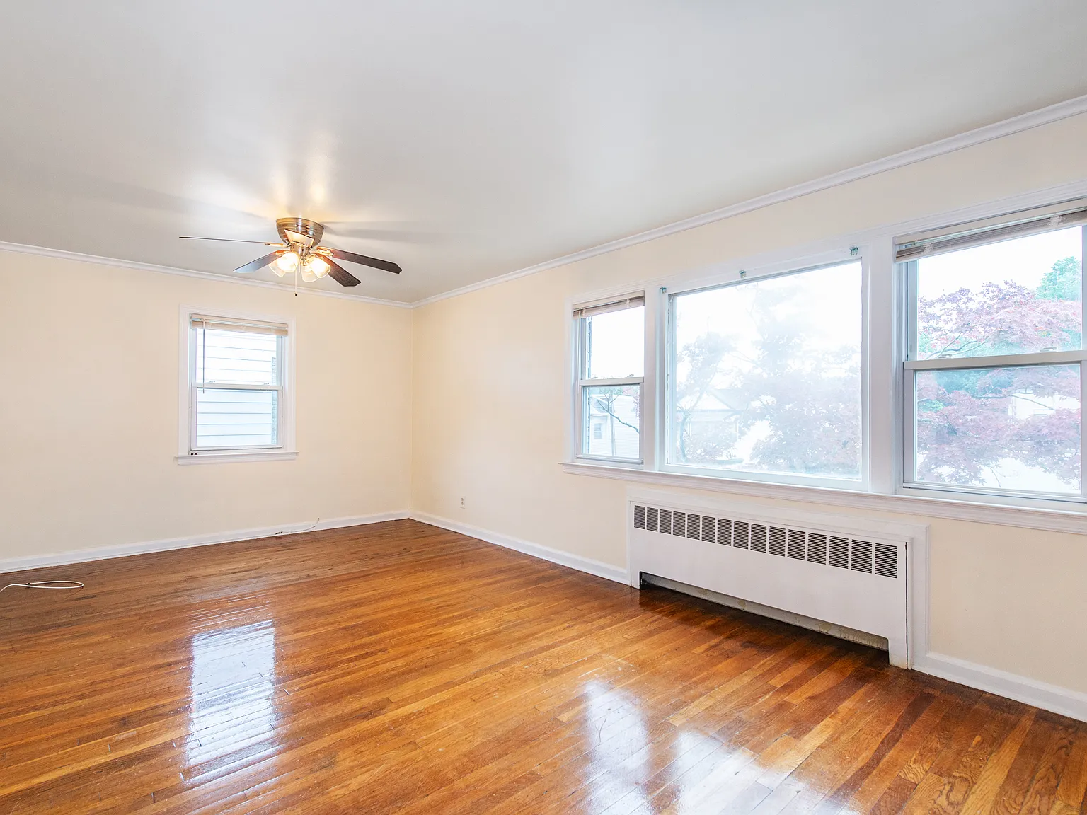 3 bed, 1200 sqft, $2,400 — Photo 3