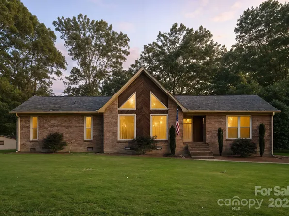 5008 Edith Oak Ln, Wingate, NC 28174