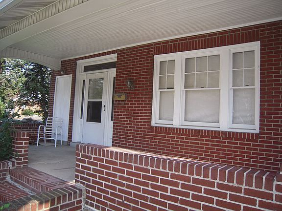 4th image of 308 W Main St