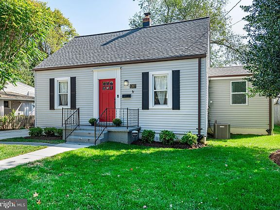 2nd image of 1207 McKinley St