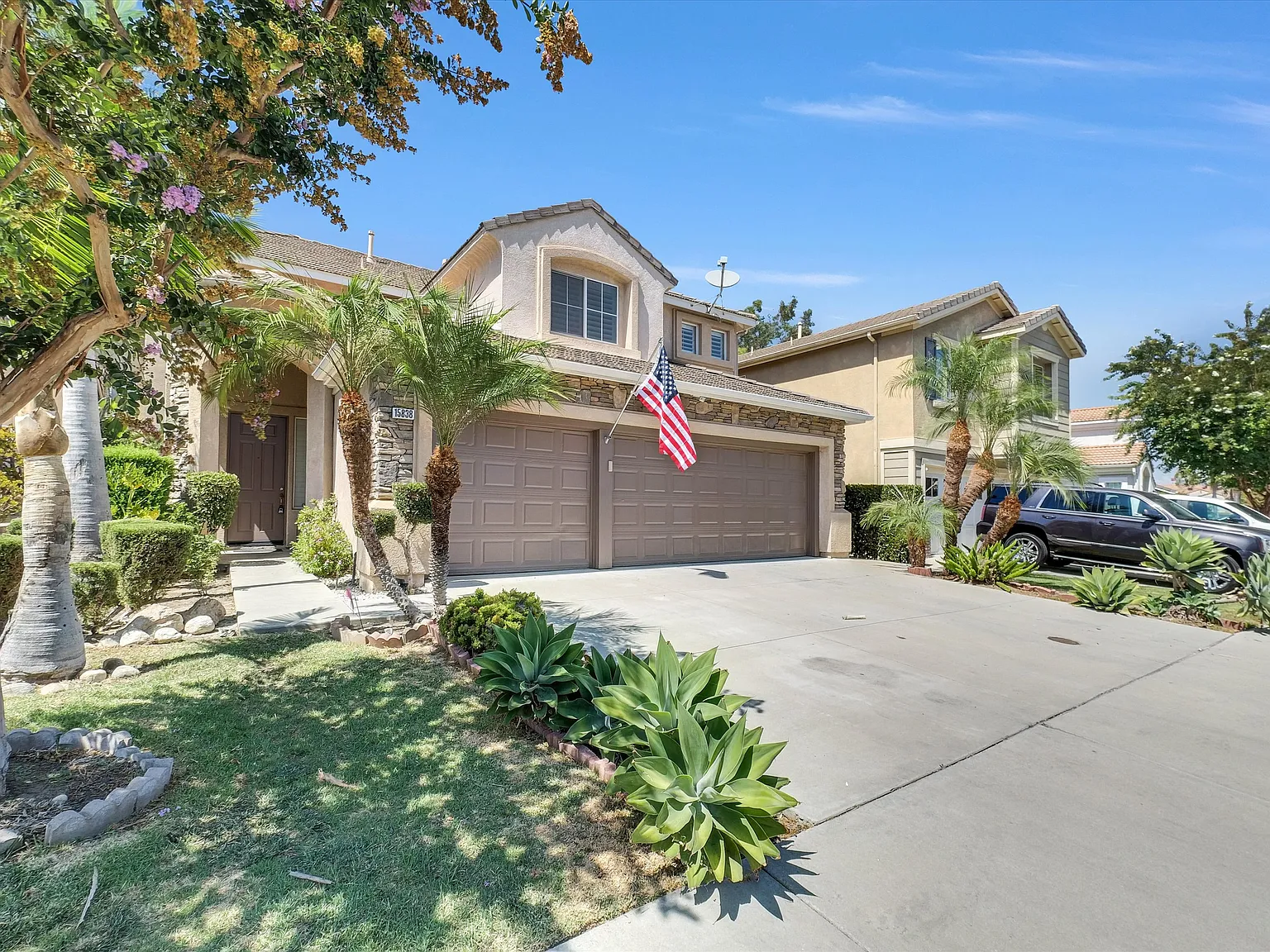5 bed, 2372 sqft, $4,300 — Photo 2