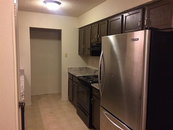 4th image of 13037 Mitchell Dr
