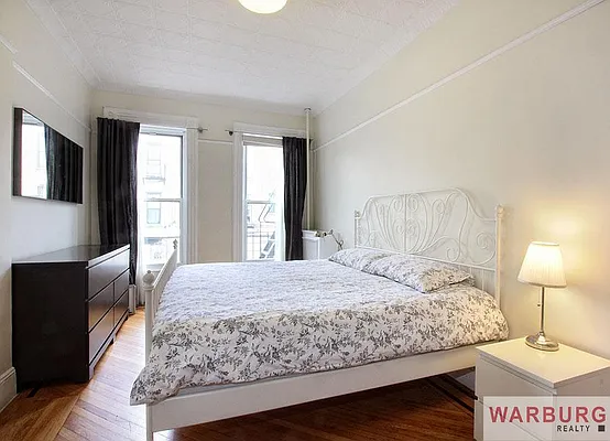 Rented by Warburg | media 18