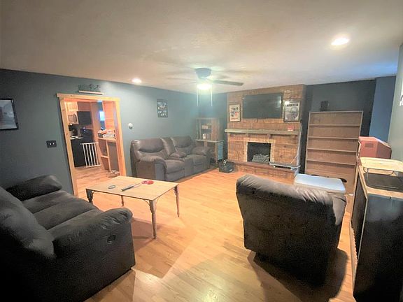4th image of 412 Church St