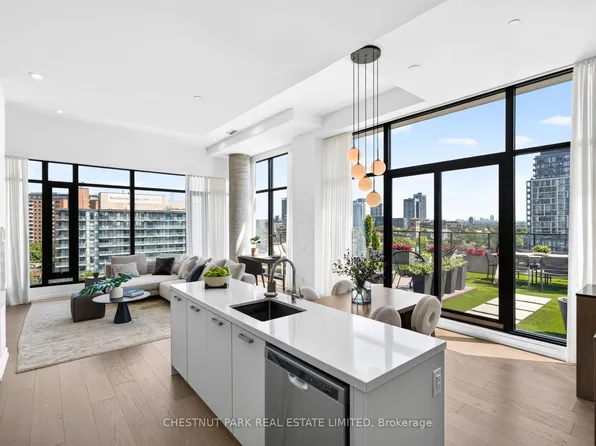 55 Ontario St #902, Toronto, ON M5A 0T8