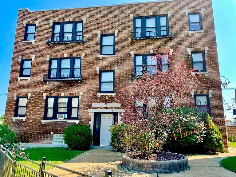 4920 Chippewa St #2N — Photo 9