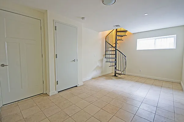 Rented by Level Group | media 6