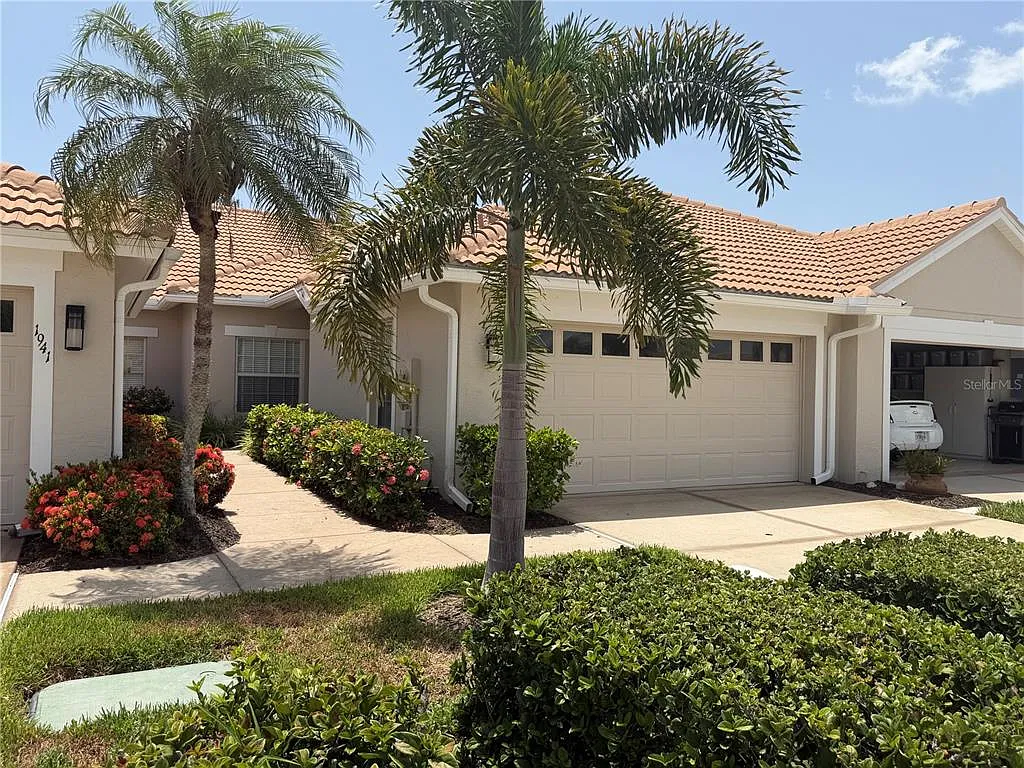 2 bed, 2.0 bath, 1402 sqft, $2,200 — Photo 3