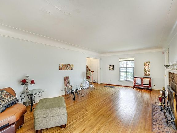 4th image of 1807 Oliver Ave N