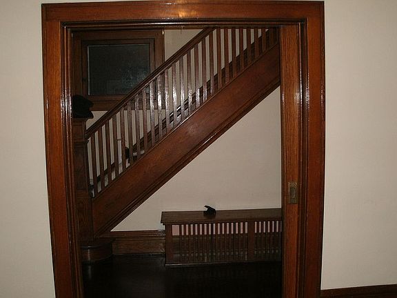 5th image of 677 Reinhard Ave
