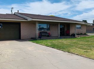 1015 Kentucky Dr, Perryton, TX 79070