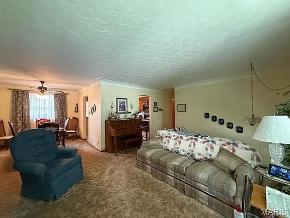 5th image of 14 Mercer Dr