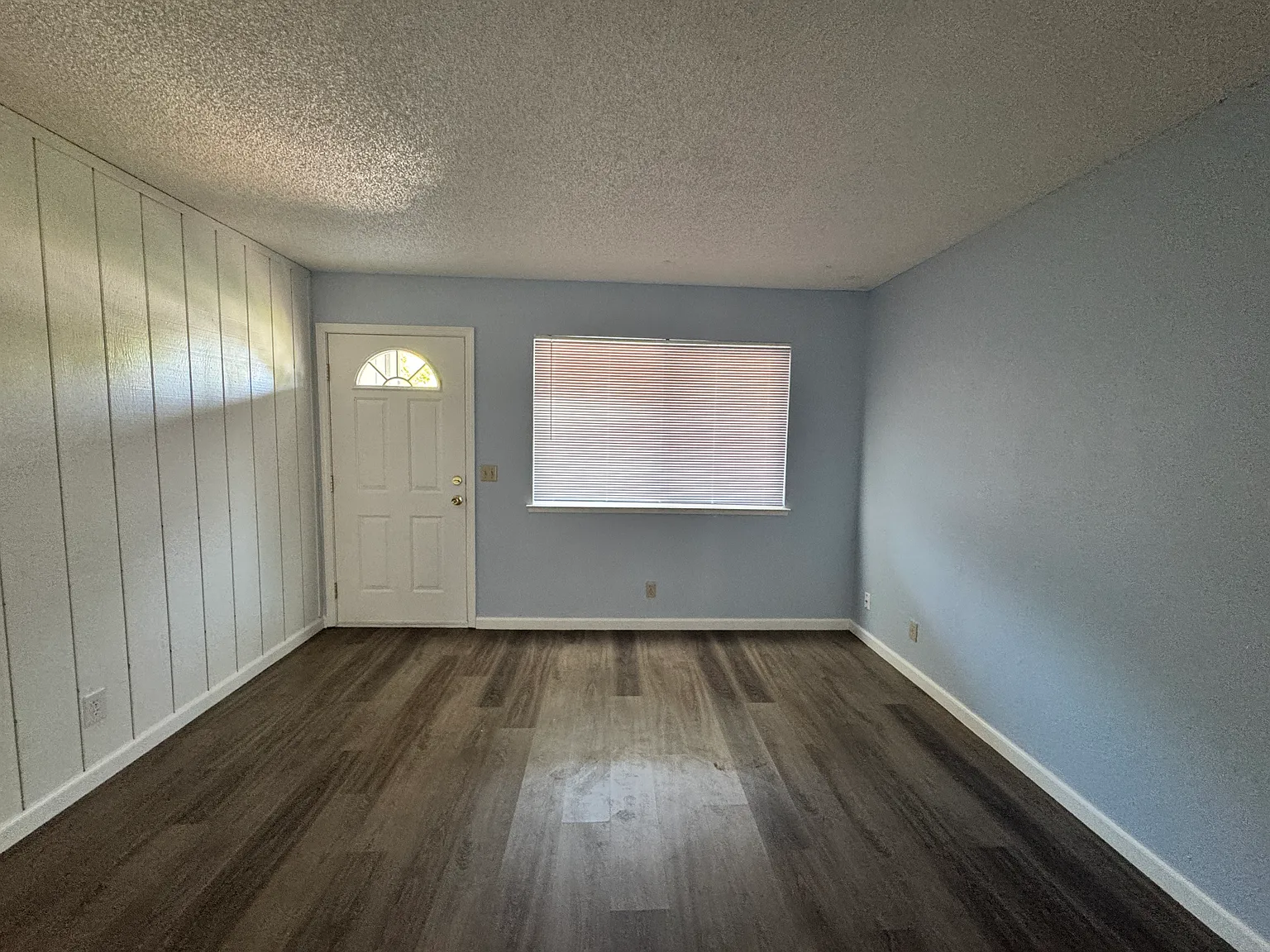 2 bed, 1064 sqft, $2,200 — Photo 4