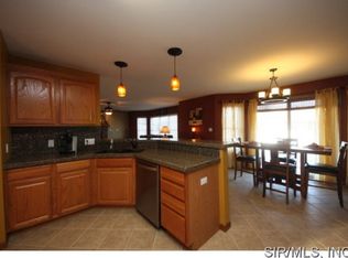 551 N August St, Mascoutah, IL 62258